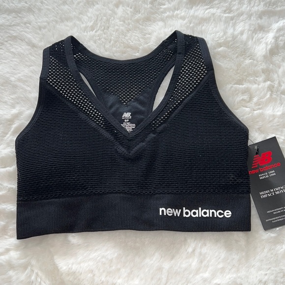 NEW New Balance Medium Impact Sports Bra with Removable Padding Black Size Small - Picture 1 of 9